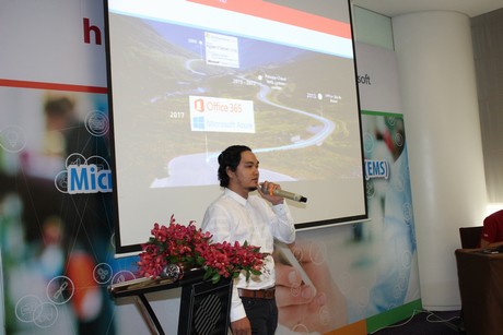 Anh Nguyễn Tri Cường – kỹ sư P. GP Microsoft HCM – HSI – trình bày giải pháp EMS